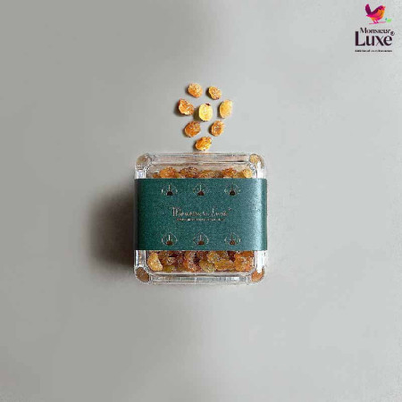 DRIED GOLDEN RAISINS IN SQUARE BOX (100G) - MONSIEUR LUXE
